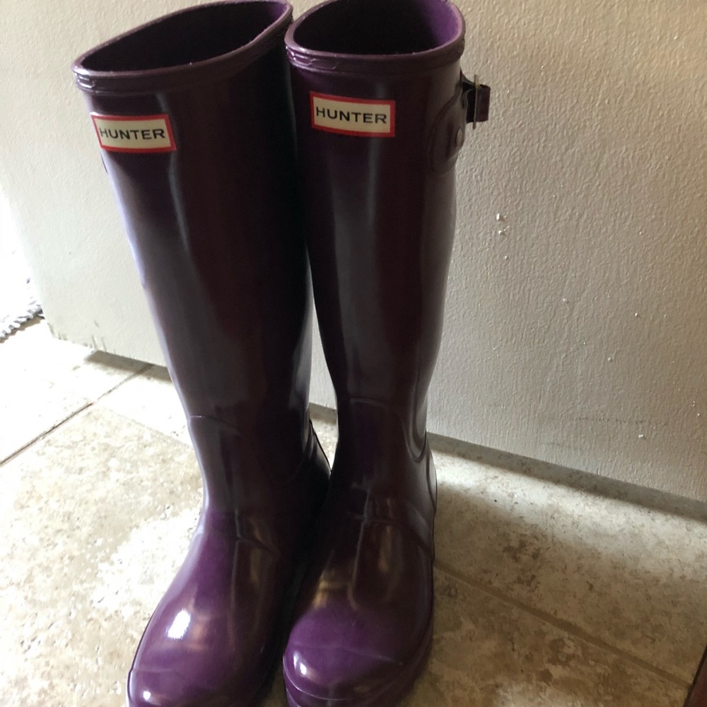 Hunter boots! Eggplant color👍🏾🍆